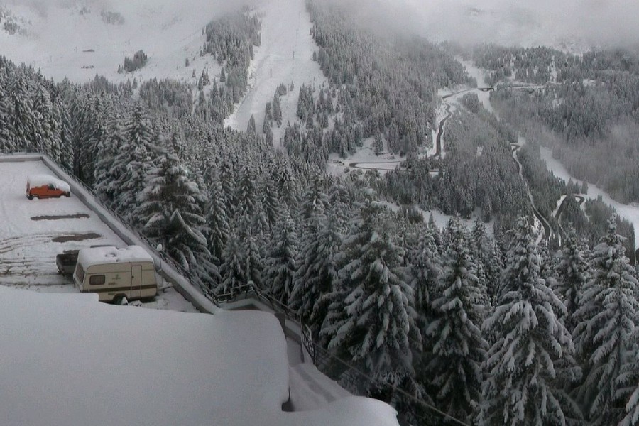 Neige à la station Les Carroz (Haute Savoie)