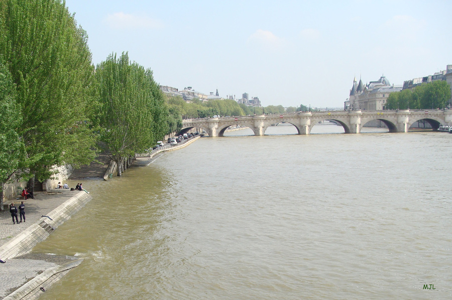 La Seine monte...